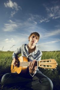 como aprender a tocar violao sozinho aula de violão